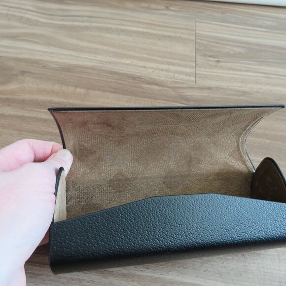 BURBERRY Magnetic Closure Hard Glasses Sunglasses Case - Picture 9 of 10